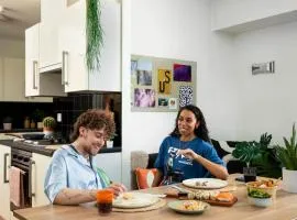 Destiny Student - Moonraker