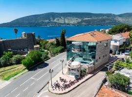 Castello Mare Residence โรงแรมในแฮร์เซ็ก-โนวี