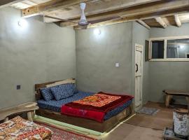 ANCIENT STAY by MANOKUR- E- BASA – hotel w mieście Minapin