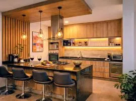 Juriquilla Home, 5 Bedrooms, 3 Community Pool