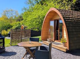 Glamping at Honnington Farm, Hotel in Royal Tunbridge Wells