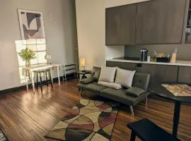 Modern Downtown Loft Walk to Convention Center