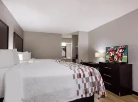 Red Roof Inn & Suites