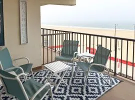 Walk to Boardwalk! Waterfront Ocean City Condo