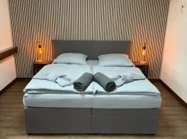 Garland-Rooms