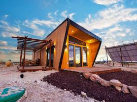 #1 Rated Stargazing South Rim Grand Canyon Tiny Home, hotel i Williams