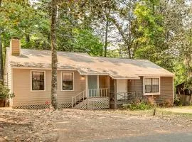 Charming Tallahassee Townhouse ~ 3 Mi to FSU!