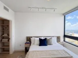 Live the Downtown Vibe - Pool Gym and CoWork - District 225