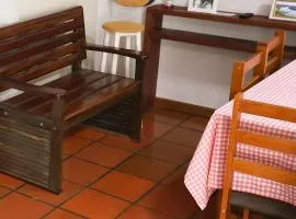 Alojamento no Centro de Concórdia acomodação inteira você terá todo o espaço só para o seu grupo de até 6 pessoas e com estacionamento para 1 carro