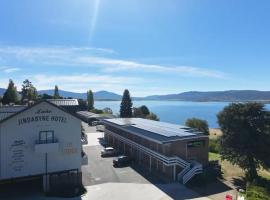 Lake Jindabyne Hotel: Jindabyne şehrinde bir otel