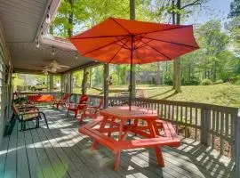 Dale Hollow Hideaway! Cabin with Hot Tub