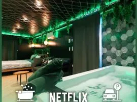 L'Oasis Tropicale, Jacuzzi, Love Room