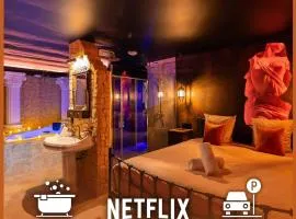 La Suite de Vénus - Chambre à thème Love Room Jacuzzi et Pièce Secrète - Évasion pour deux