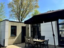 Bad Hoophuizen Chalet am Wasser für 6 Personen Nr Zuiderzee 21