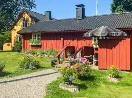 2 Bedroom Cozy Home In Reftele