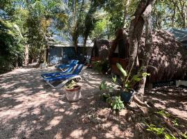 Hostalito Lahar, готель у місті Бакалар