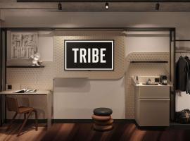 TRIBE PARIS SURESNES, hotel sa Suresnes