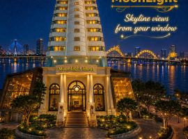 MOONLIGHT Hotel & Spa- Best skyline view in Da Nang city center, hotel u gradu 'Da Nang'