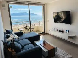 Depto moderno con vista al mar, estacionamiento y cerca aeropuerto