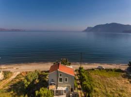 Big Blue Villa in Kisamos, 10 meters from Sea, Hotel in Kissamos