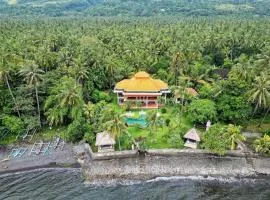 Villa Manor Beachfront, North Bali
