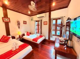 Villa Ouis NamKhan River View, khách sạn ở Luang Prabang
