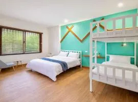 BED Friends Poshtel