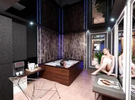 Regim Hotel Hanea jacuzzi in camera,piscina exterioara si sauna comuna