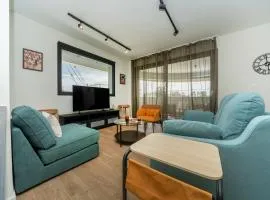 New Amazing 2 bedroom flat near casino beach mall