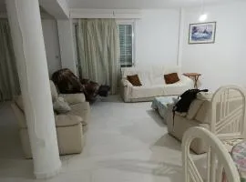Extra big 4 bedroom vill, beach across the road