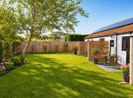Lytton Tree Lodge Self-Catering Garden Lodges - Near Southwold, hotel u gradu 'Reydon'