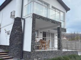 Trinity House, hotel a Obrochishte