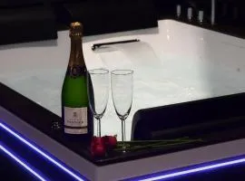 Hollywood Spa Jacuzzi - Cinéma