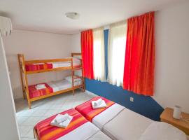 Hostel Amfora, khách sạn ở Fažana
