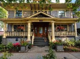 4 Bedroom Grand Heritage Home Downtown Vancouver