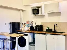 Studio cosy parking privé Boulevard Bel Air-DABNB