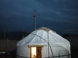 Guest house and Yurt camp "Ailuu"