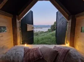 AJACCIO, Dormir sous les étoiles, cabanon à toit ouvrant, vue mer et montagne
