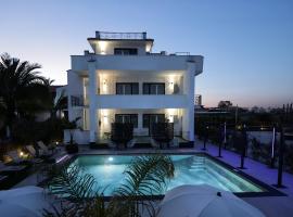 Viroga Suite Apartments, hotel a Castel Volturno