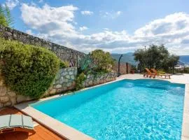 Villa Lucija with pool island Krk by Villas Guide