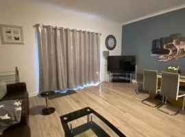4 bedrooms,3 bathrooms, Wi-Fi, 5 TV's, Car Parking