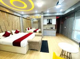 Golden Pent House, hotel v mestu Lucknow
