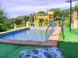 Finca KiSi Casa Rural - Ultimate Family Escape for Kids and Parents – hotel w mieście Colmenar