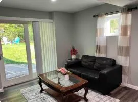 Entire Beautiful Guest Two Bedroom with own entrance along routes 3, 495 & 95