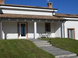 SE252 - Montemarciano, bilocale rinnovato con giardino