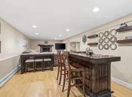 Spacious Eastham Retreat Near Beaches