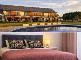 Kameralnie w Jantarze, basen z podgrzewaną wodą