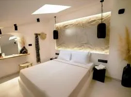 ŌMNIMI Signature Living