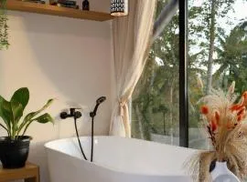 15 mins from barge with tub + wifi (glass cabin)