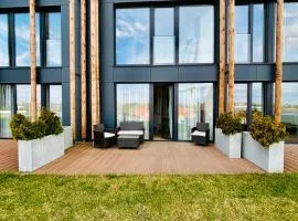 Pratum Pink&Blue Mikołajki - Apartament 2 Glamour z widokiem na jezioro